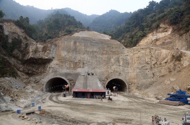 फास्ट ट्रयाकमा धमाधम बन्दै ७ सुरुङ, चैत मसान्तसम्म यस्तो छ प्रगति_img