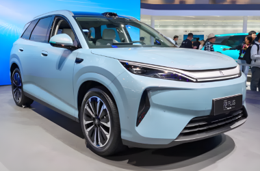 नयाँ डिजाइन, ठूलाे साइज र रेन्ज बढेर आयो थर्ड जेन ‘एटो थ्री’_img