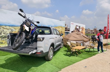 ट्रयाकमा दौडाएर एक्सपल्स २१० सार्वजनिक_img