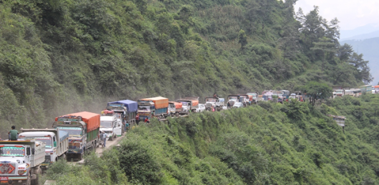 वर्षामा नागढुंगा-मुग्लिङ सडक ठप्प भए के गर्ने ? यस्तो छ ‘एक्सन प्लान’_img