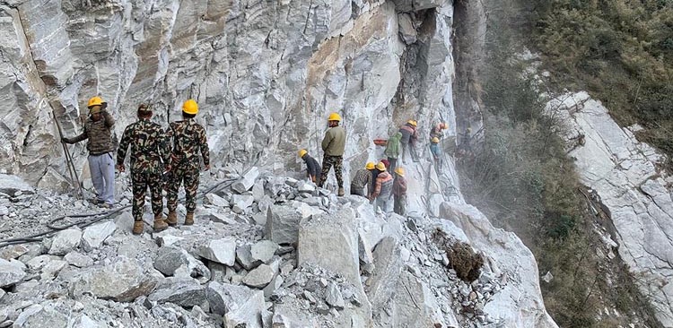 सेनाले बनायो १४११ किलोमिटर सडक_img