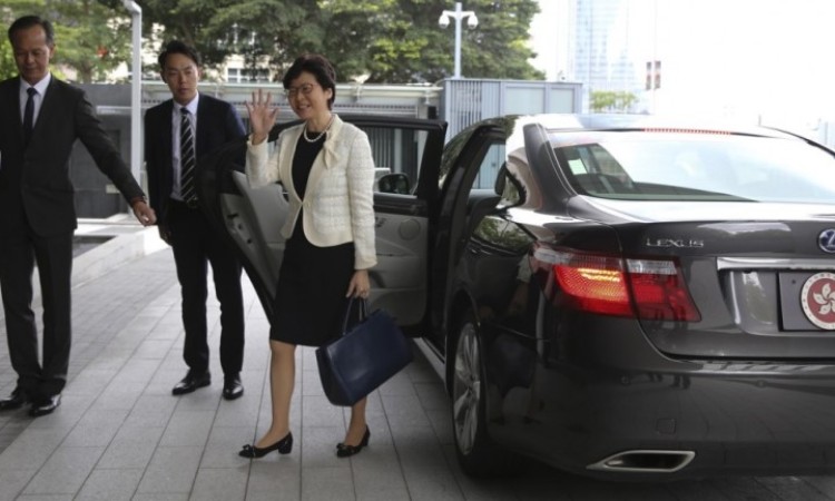 शासकको सवारीः हङ्गकङ्गको पहिलो महिला कार्यकारीको रोजाईमा हाइब्रिड कार_img