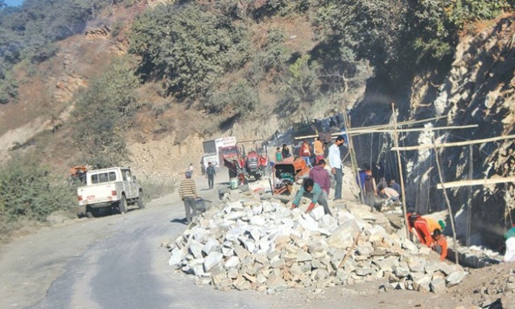 पोखरा–बागलुङ सडक दैनिक सात घण्टा बन्द_img