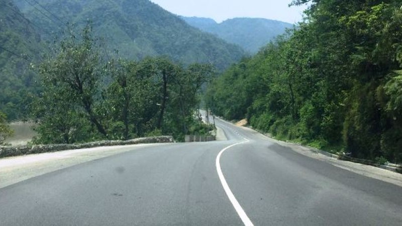 नारायणगढ-मुग्लिन सडक विस्तारपछि व्यापार फस्टायो