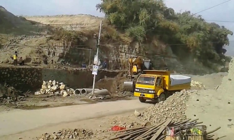 चाबहिल साँखु सडकखण्डका वासिन्दा धुलोले आजित_img