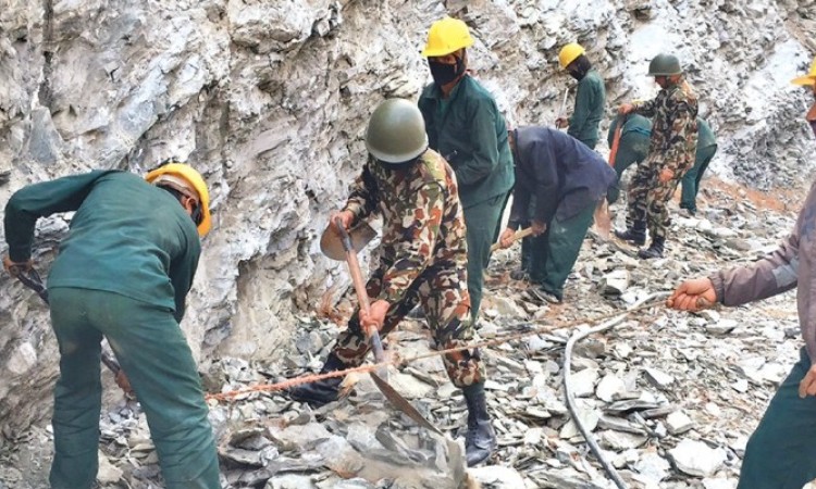 गल्छी-केरूङ अन्तर्राष्ट्रिय राजमार्ग सञ्चालनमा ढिलाइ_img