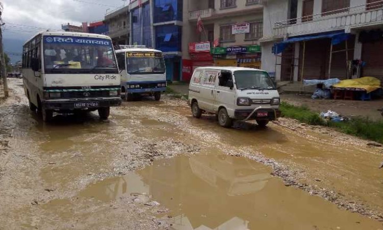 यात्रु र स्थानियलाई बोझ बनेको चाबहिल–साँखु सडक_img