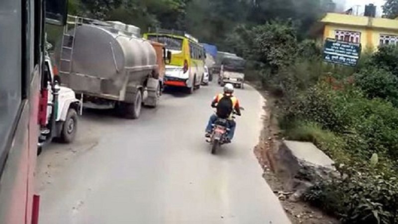 थानकोट–नागढुङ्गा सडकखण्डमा ओभरटेक गर्न नपाइने