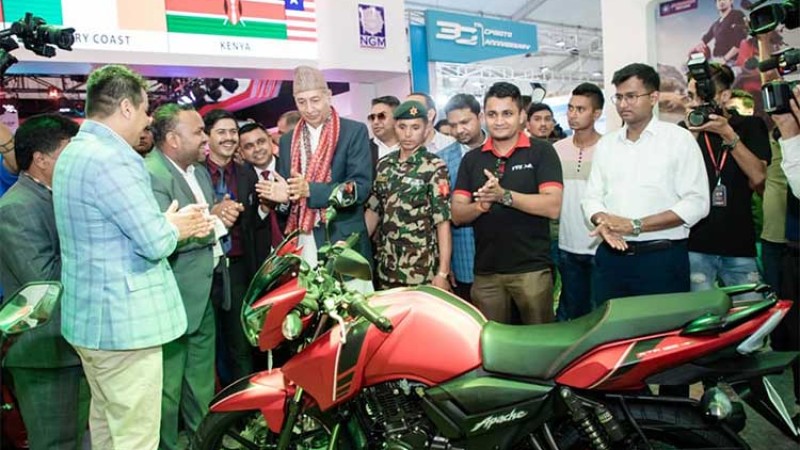 टीभीएस आरटीआर १६० डबल डिस्क सार्वजनिक, यस्तो छ ३ भर्सनको मूल्य