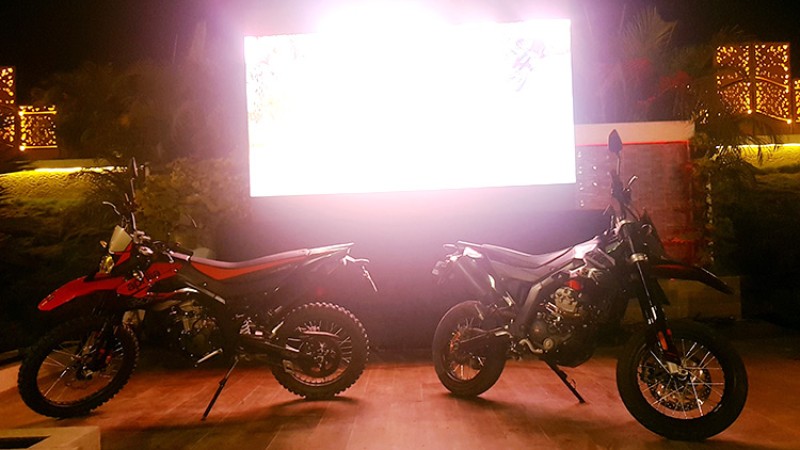 अप्रिलियाका दुई डर्ट बाइक नेपाली बजारमा