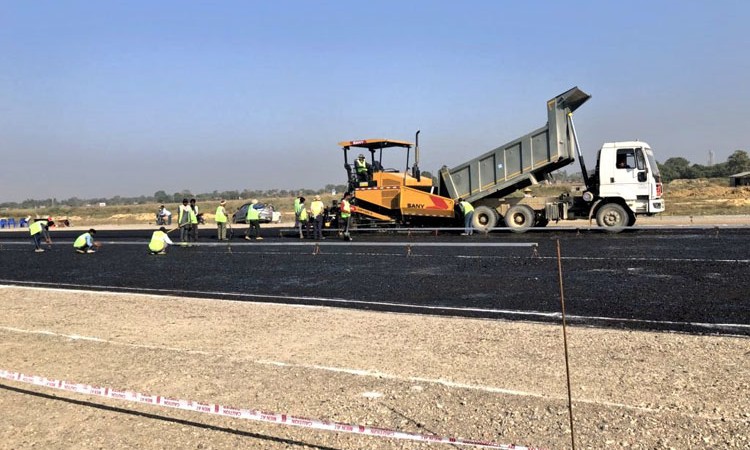 गौतम बुद्ध अन्तर्राष्ट्रिय विमानस्थलमा पिच सुरु_img