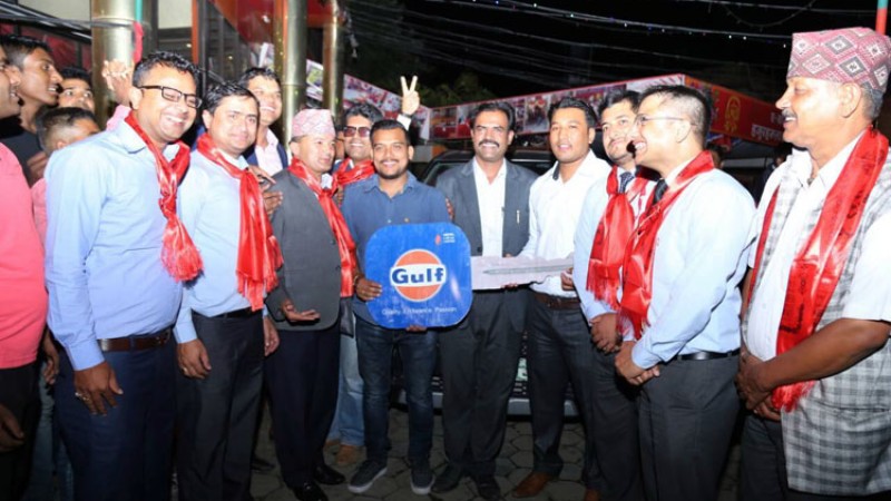 गल्फ लुब्रिकेन्टले दियाे तीन जनालार्इ सुजुकी भिटाराब्रेजा