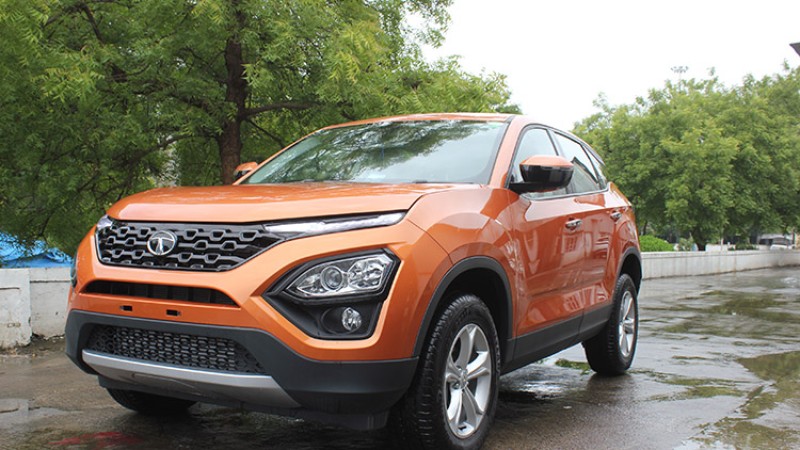 बनेकै ठाउँमा प्रिमियम कार एच-फाइभको टेष्ट ड्राइभ गर्दा