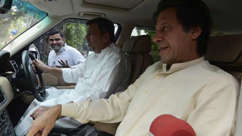 इमरान खानले विलासी ८० वटा गाडी लिलाम बिक्री गर्ने