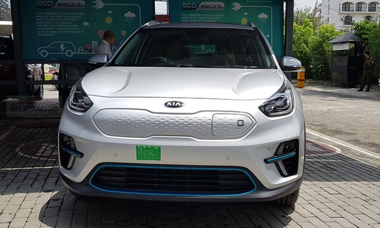 काठमाडौं आइपुग्यो किया निरो, बुधबारदेखि ग्राहकलाई हस्तान्तरण_img