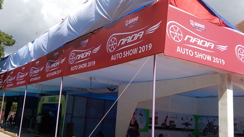 हेर्नुहोस् १४ औँ नाडा अटो शोको तयारी १४ तस्विरमा