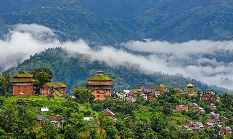 नुवाकोटमा बढी भाडा बढी लिने ७७९ यातायात सवारी कारवाहीमा_img