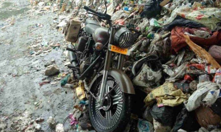 ग्राहकले फोहोरमा फालेको पेगासस किन्दै रोयल इनफिल्ड, यस्तो छ तयारी_img
