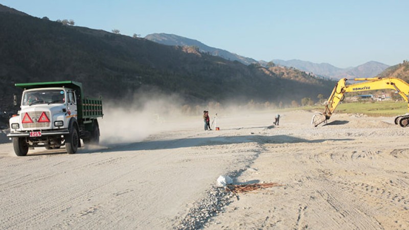 विमानस्थलको काम द्रुत गतिमा