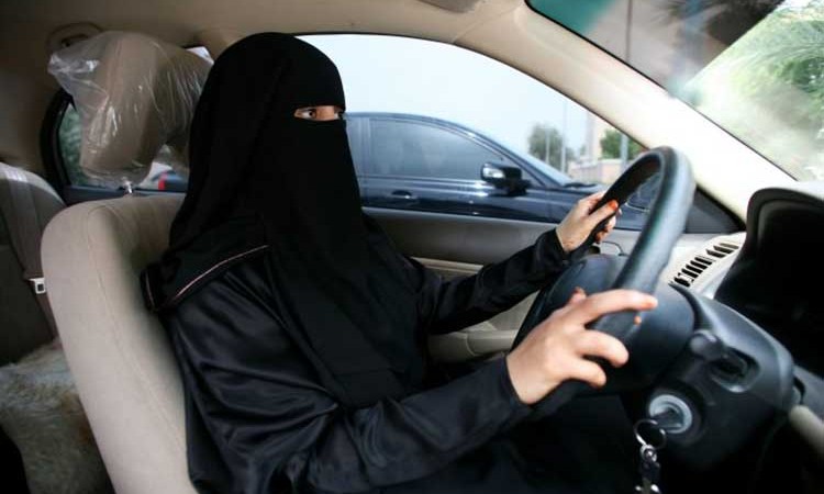 अरबमा पनि महिलालाई चालक बन्न खुल्ला_img