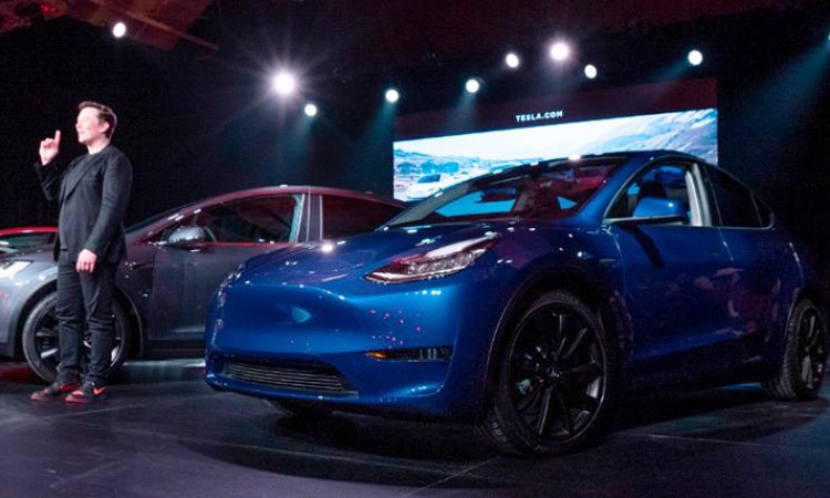 टेस्लाको पहिलो इलेक्ट्रिक एसयुभी मोडल वाई सार्वजनिक_img