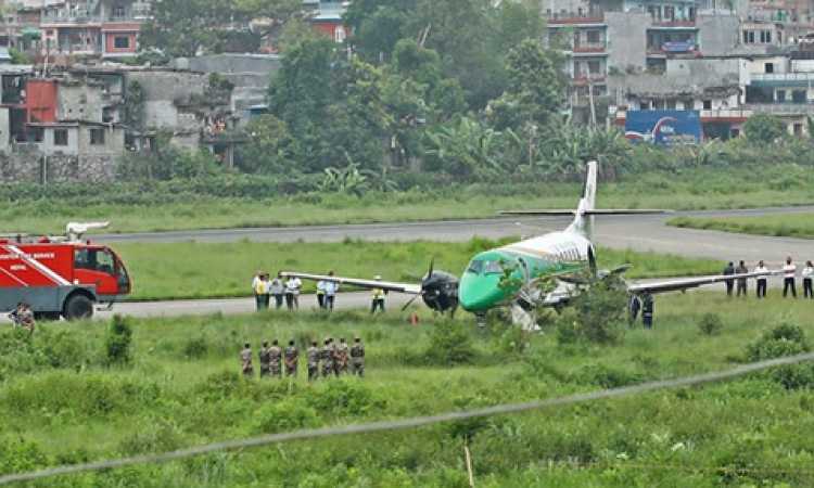 एति एयरलाइन्सको जहाजले धावन मार्ग छाेडेर अन्यत्र लागेपछि…_img