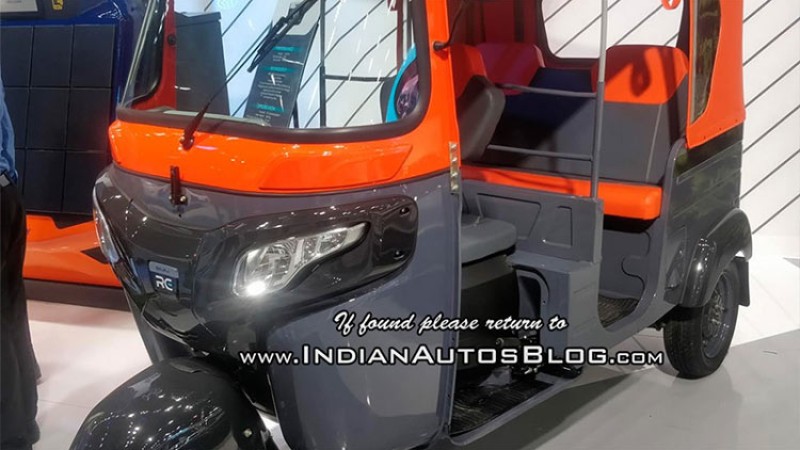 बजाज आरईको अफर, थ्री ह्विलर्स किन्दा ३२ इन्चको टीभी फ्रि