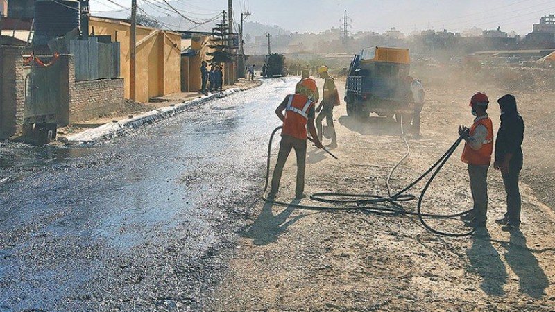 दैनिक एक किलोमिटर सडक पनि हुँदैन कालोपत्रे, कुन सडकको हालत कस्तो ?