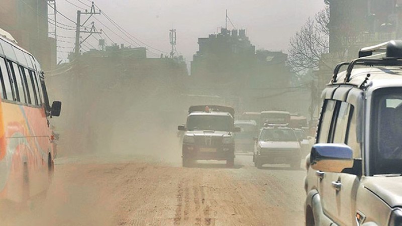 चाबहिल-साँखु सडकखण्ड: धुलोले आक्रान्त ट्राफिक प्रहरी