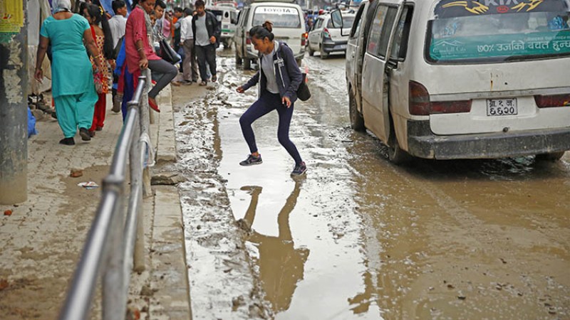 चाबहिलमा मेलम्ची र सडक विभागको लडाई