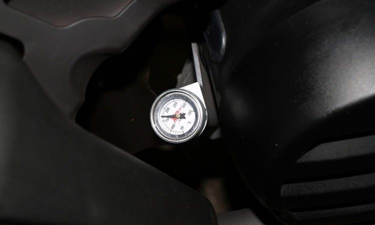 ‘लङ ड्राइभ’मा बाइक तातेको पत्तालगाउने थर्मोमिटर_img