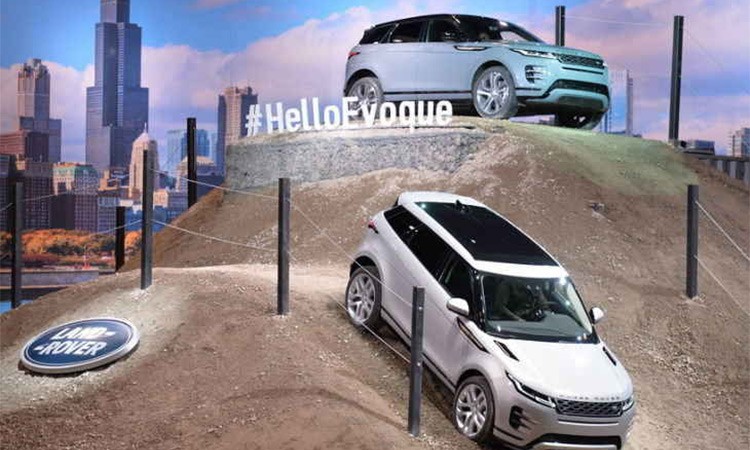 शिकागो मोटरशोमा रेन्ज रोभरले सार्वजनिक गर्यो ‘इभोक एसयूभी’_img