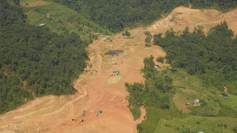 द्रुतमार्ग निर्माण स्थलमा पुगेर रक्षामन्त्रीले भने नेतृत्वको परिक्षा पास गर्नुस्