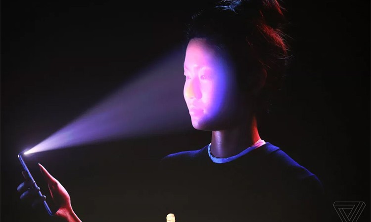 एप्पलको नयाँ आविष्कार, अनुहार हेरेरैै अनलक हुन्छ कार_img