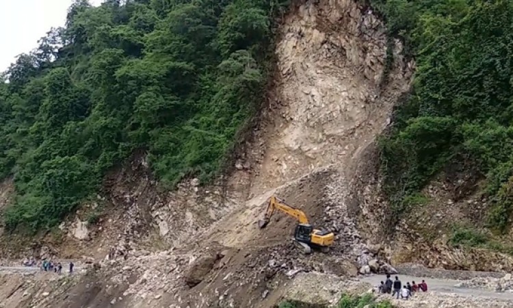वर्षाले कान्ति लोकपथमा ३० करोडको क्षति_img