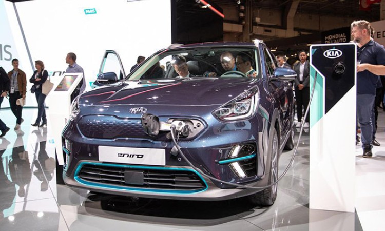 कियाका इलेक्ट्रीक कारमा आकर्षण, यस्तो छ सोल र निरोको बिक्री_img