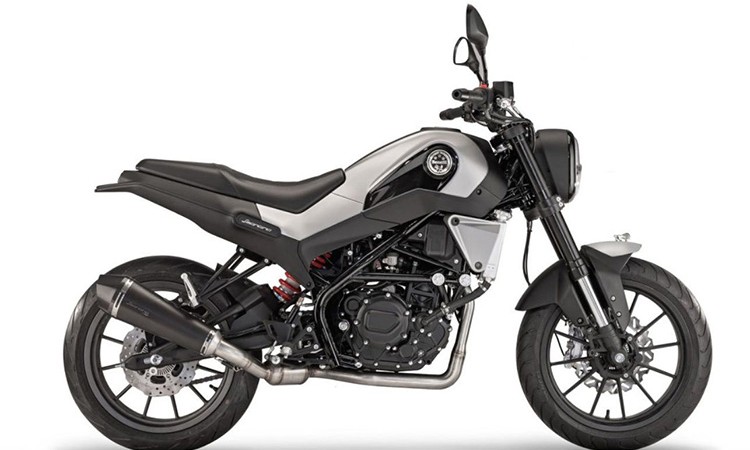 बजाज पल्सर–१५०_img