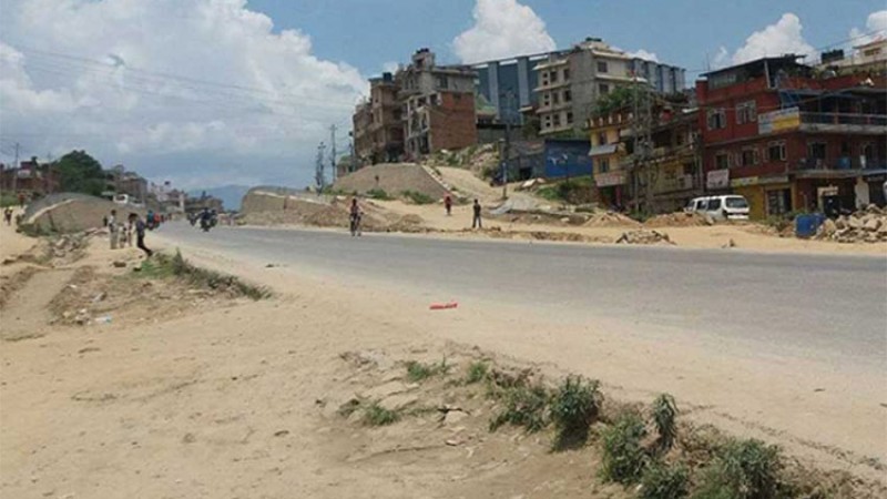 कलंकी-महाराजगञ्ज सडकखण्डमा टहरा हटाउन सुरु, डीपीआर अन्तिम चरणमा