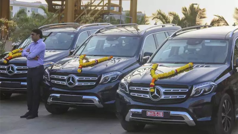 उदार मालिक, जसले उपहारमा कर्मचारीलाई दिए मर्सिडिज बेन्ज