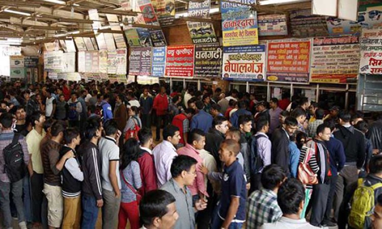 नयाँ बसपार्कलाई अपराध मुक्त बनाउन जुट्यो प्रहरी_img
