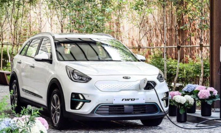कियाको इलेक्ट्रिक क्रशओभर सार्वजनिक, माइलेज ४५० किलोमिटर_img