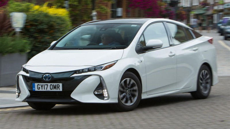 सरकारले करमा छुट दिएपछि टोयोटा र होन्डाले हाइब्रिड कार ल्याउने