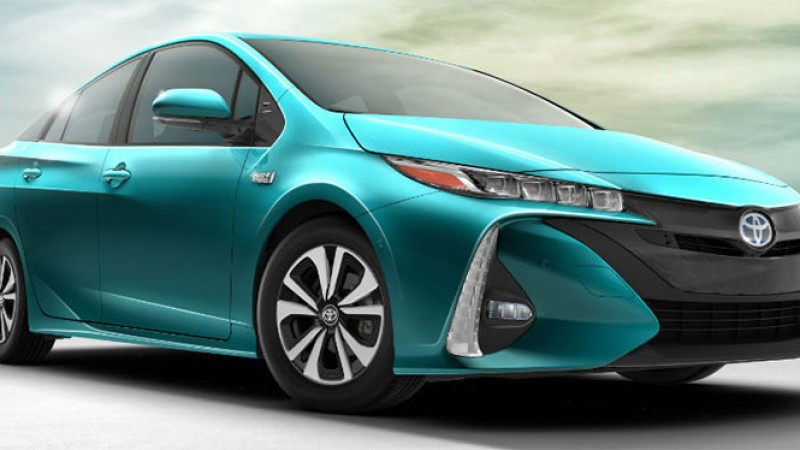 टोयोटाकाे हाइब्रिड कार नेपाल भित्रिदै