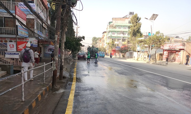 मोदीको स्वागतमा सडकदेखि रुखसम्म पखाल्दै महानगर (भिडियोसहित)_img