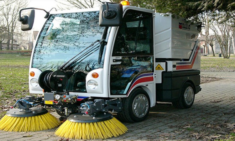 कुच्चो किन्न नसकेको महानगरले ब्रुमर यन्त्र किन्दै !_img