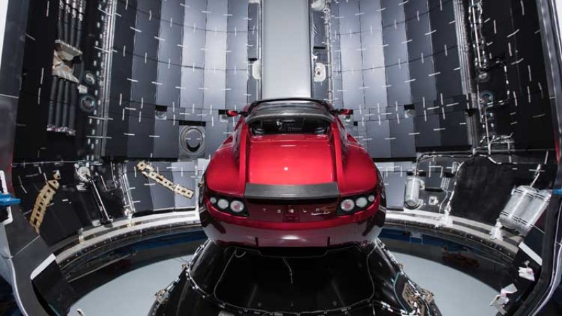 इलेक्ट्रीक कारमा रकेटको इन्जिन, एक हजार किलोमिटर माइलेज