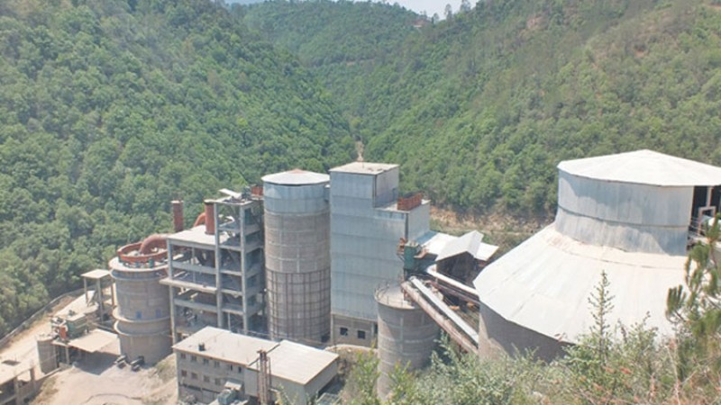 टिपर ब्यवसायीले बन्द गरेको सिमेन्ट उद्योग खुल्यो
