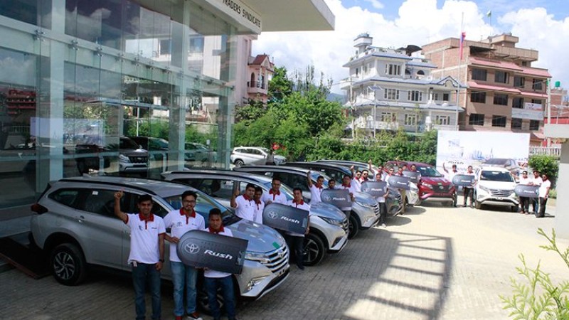 टोयोटाको मोस्ट वइटेड रस काठमाडौंमा, यस्तो छ विशेषता र मूल्य (भिडियोसहित)