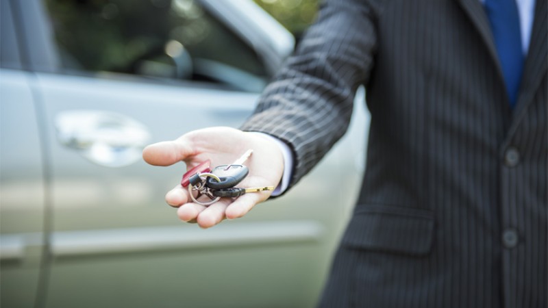 सेकेन्ड ह्यान्डमा कार बेच्दै हुनुहुन्छ ? यसो गर्नुस् धेरै मूल्य पाइन्छ