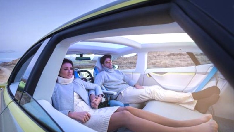 सेल्फ ड्राइभिङ्ग कारमा यसरी बढ्छ यौनजन्य गतिविधिः अध्ययन रिपोर्ट